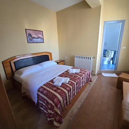 Hotel Vlora 3*