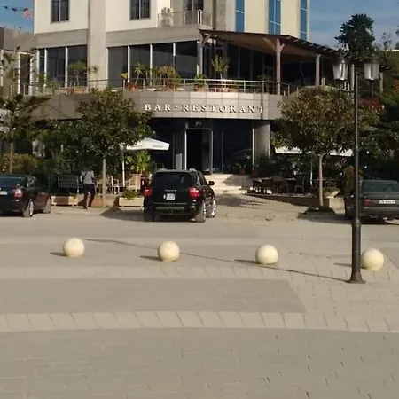 Hotel Vlora 3*